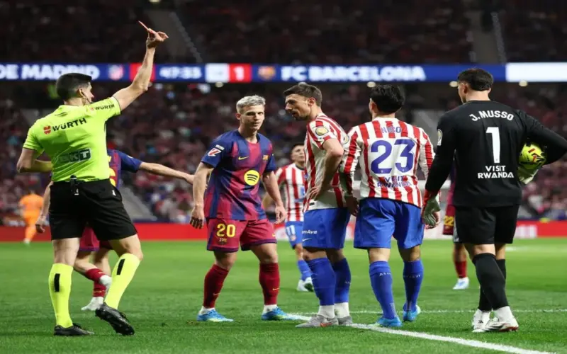 برشلونة يفتح النار على التحكيم الأوروبي عقب مواجهة أتلتيكو – كورة بريك